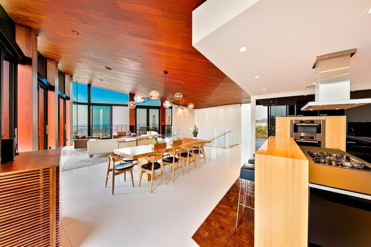 Holiday home Modern With Unmatched Skyline Views